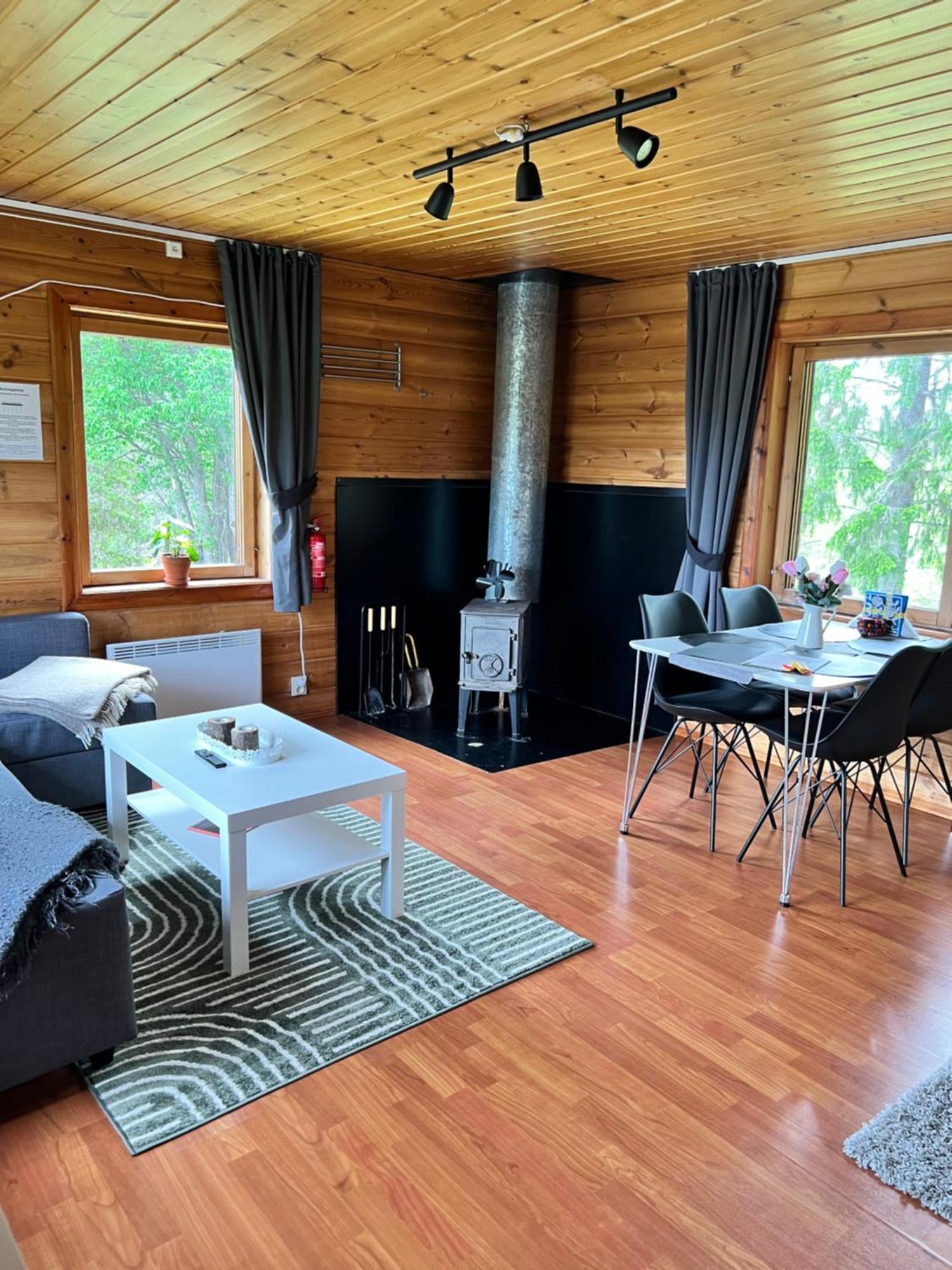 Gemuetliches Blockhaus Im Wald Villa Auktsjaur Exterior foto